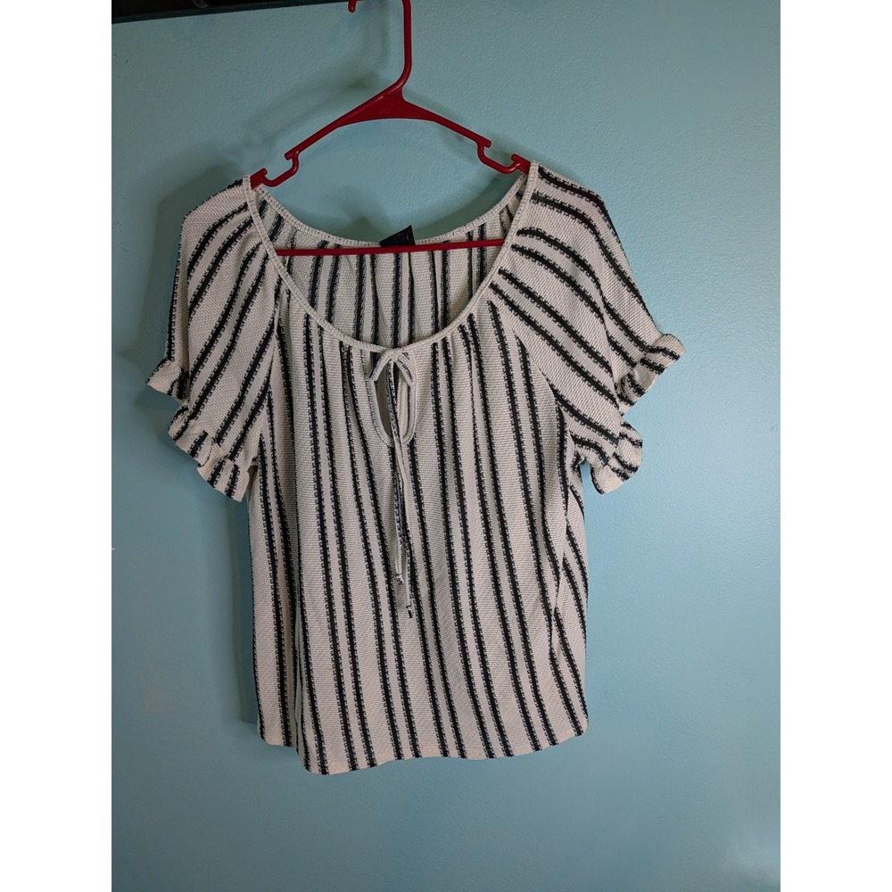 W5 Womens Cream Black Striped Tie Keyhole Ruffle Short Sleeve Knit Top Size M